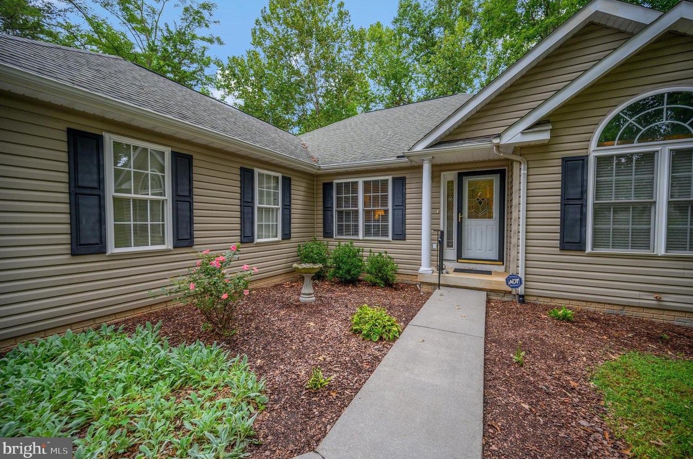 410 Lakeview Pkwy, Locust Grove, VA 22508