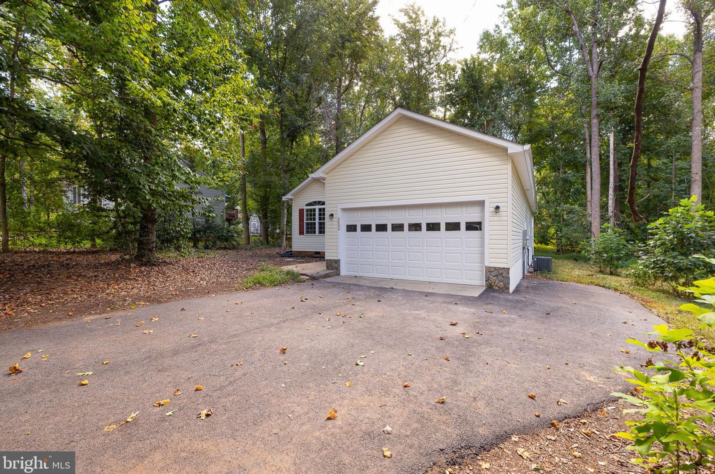 2602 Lakeview Pkwy, Locust Grove, VA 22508
