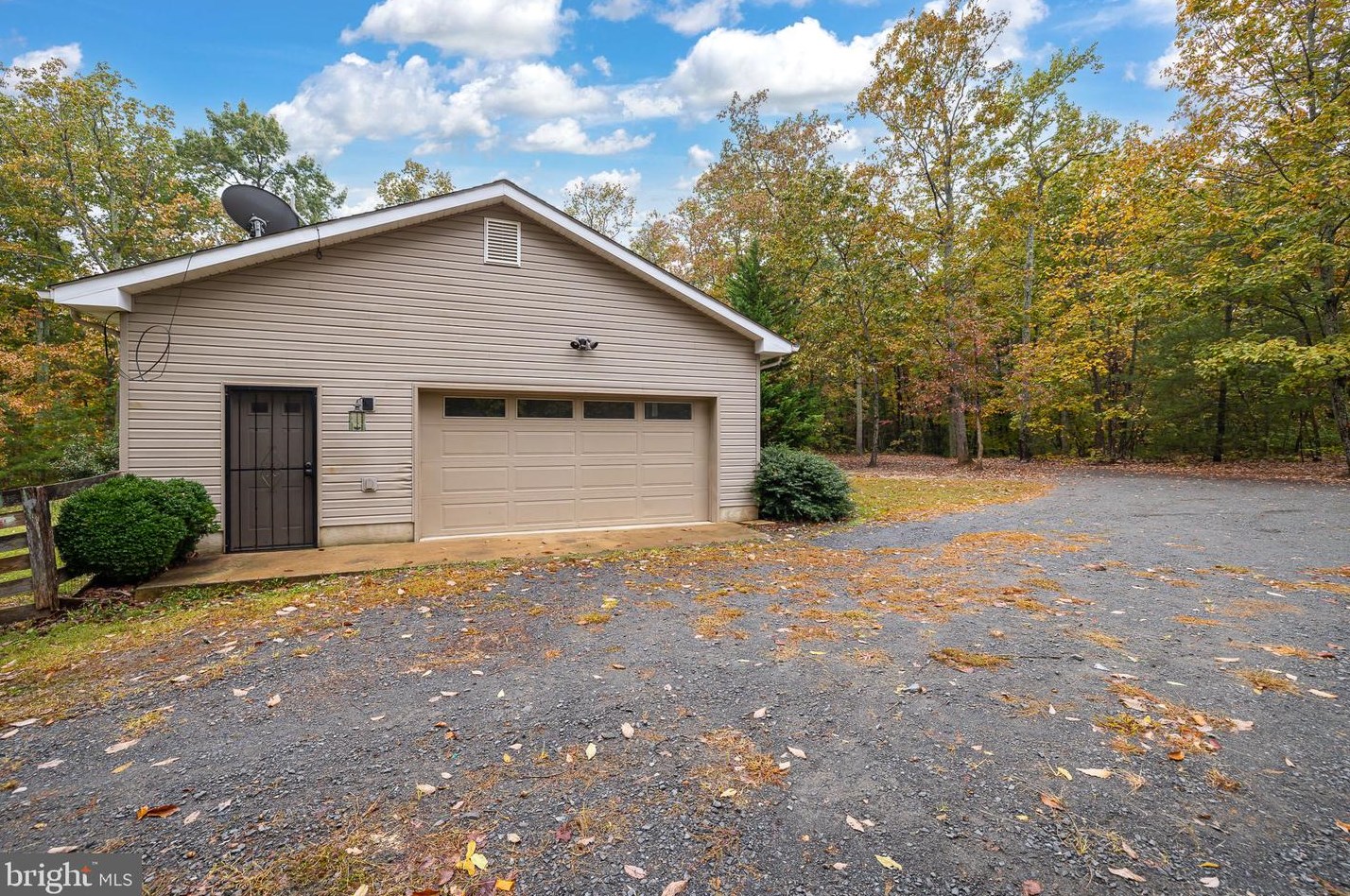 27226 Big H Ranch Rd, Culpeper, VA 22701-8834