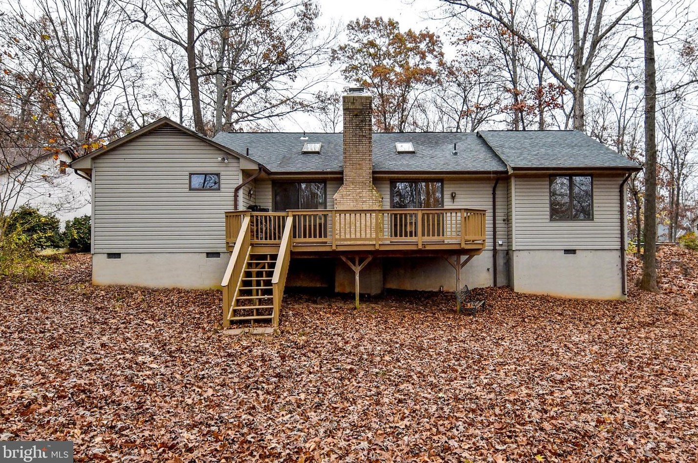 105 Sunset Ct, Locust Grove, VA 22508