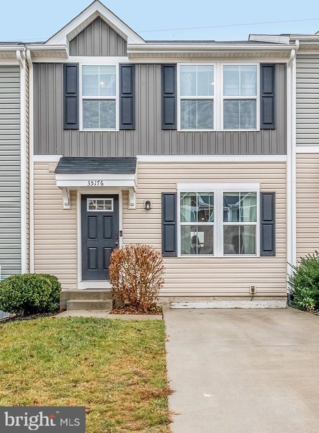35176 Sara Ct, Locust Grove, VA 22508