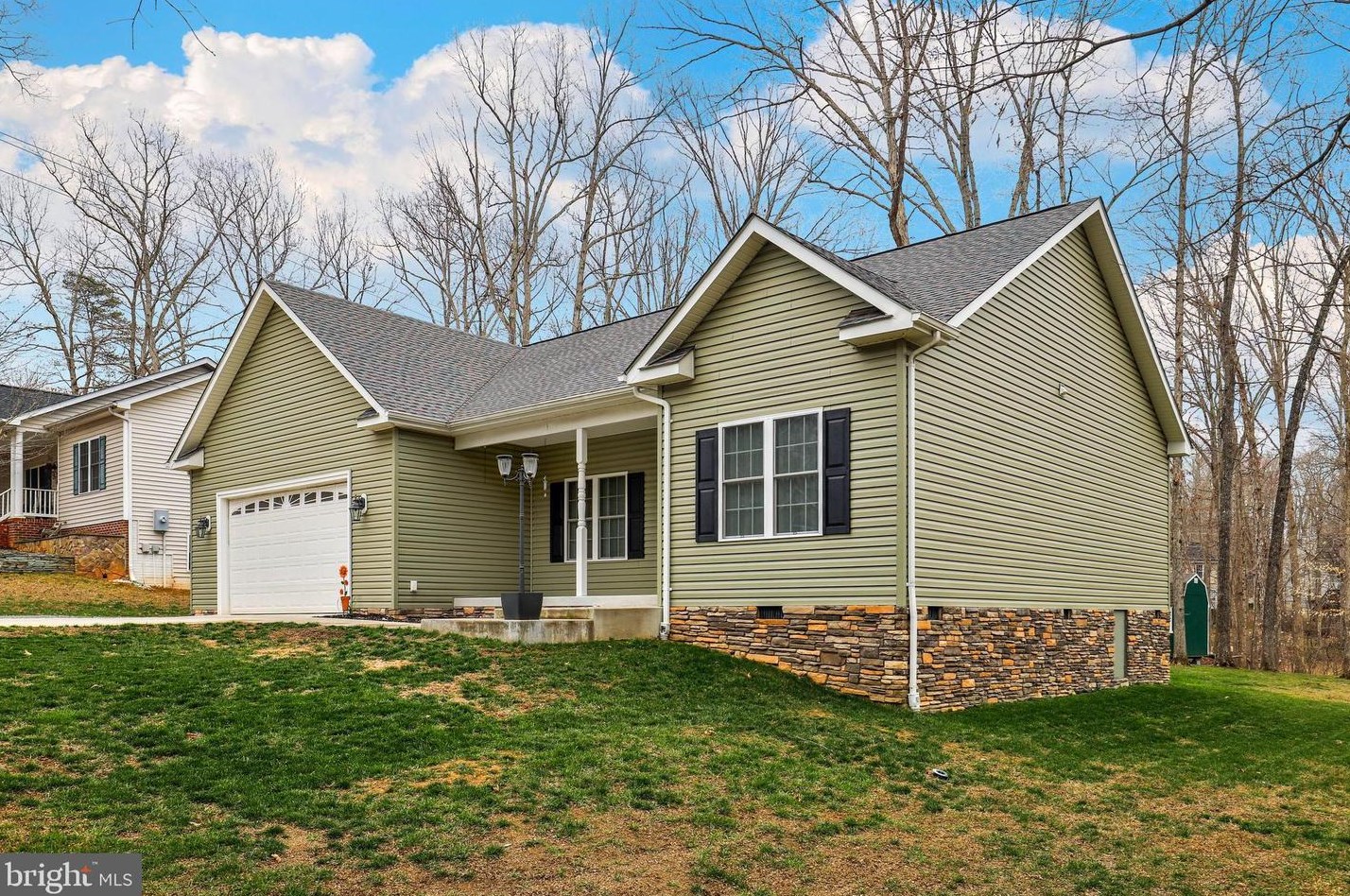 105 Happy Creek Rd, Locust Grove, VA 22508