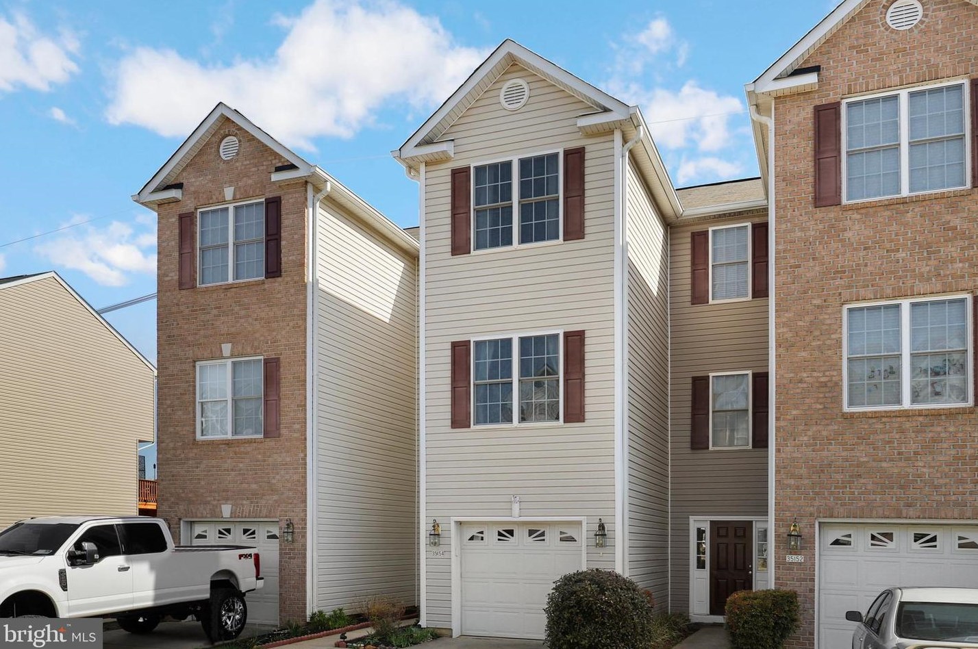 35154 Sara Ct, Locust Grove, VA 22508