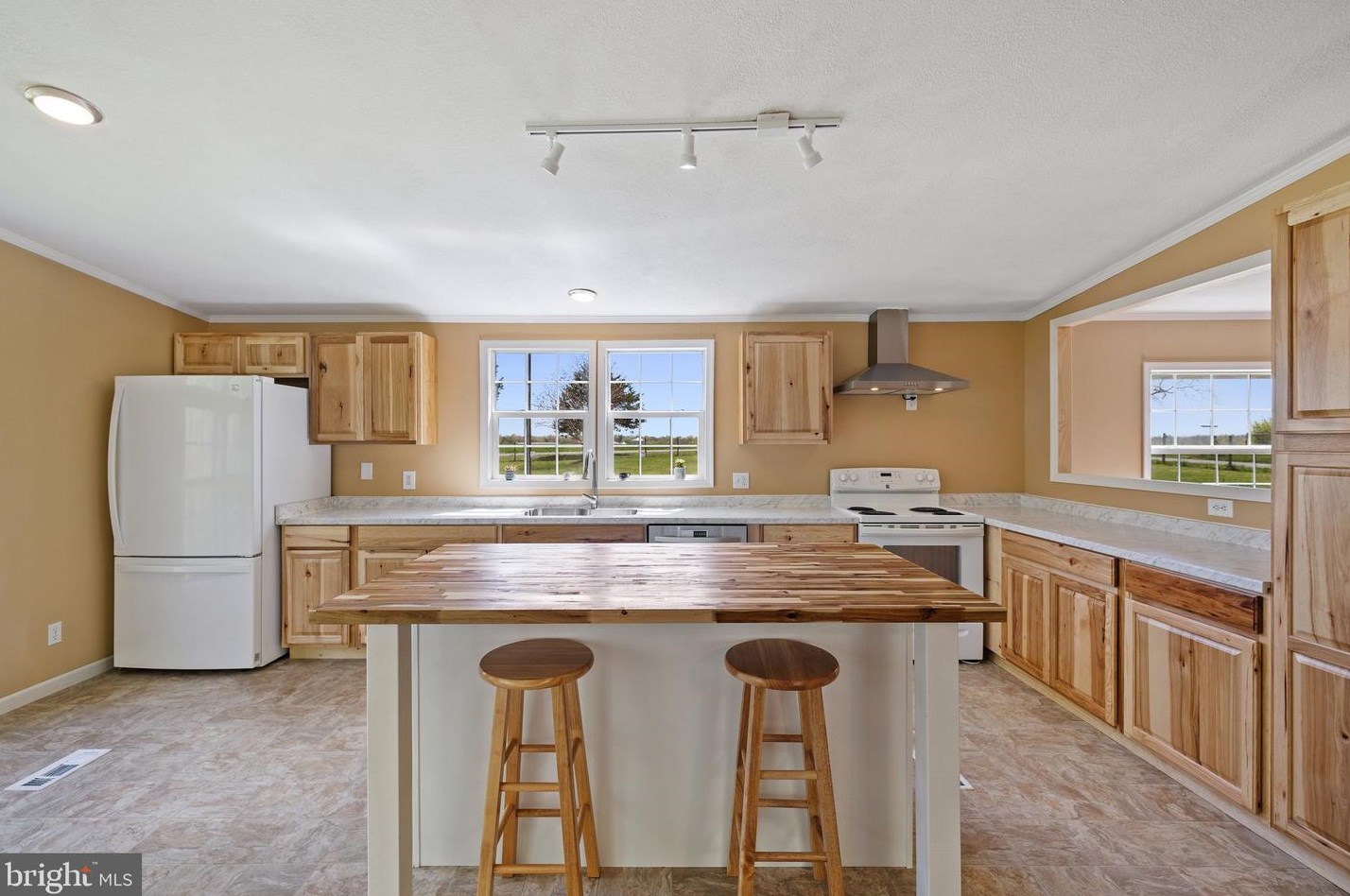 9230 Gold Dale Rd, Locust Grove, VA 22508