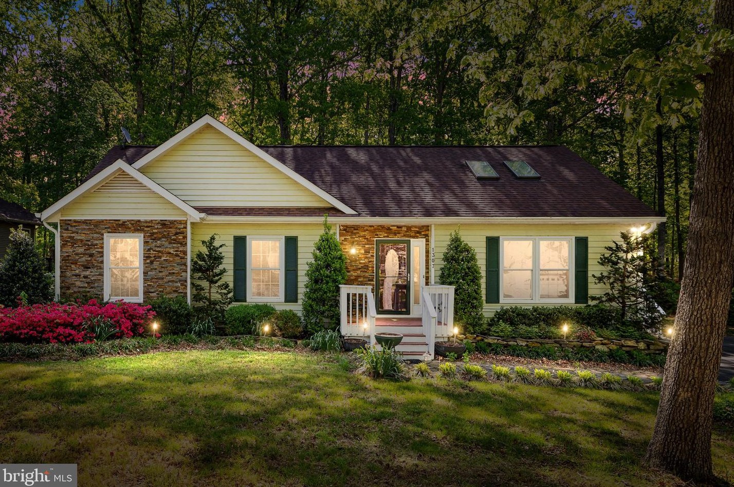 1307 Lakeview Pkwy, Locust Grove, VA 22508