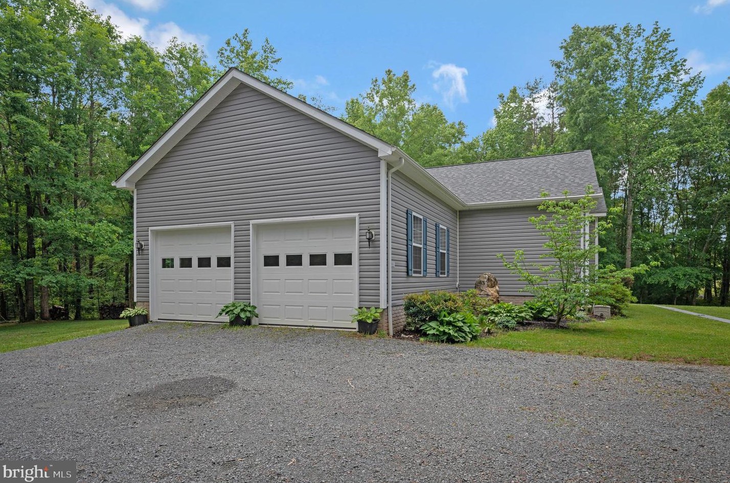 9651 Meadows Rd, Locust Grove, VA 22508
