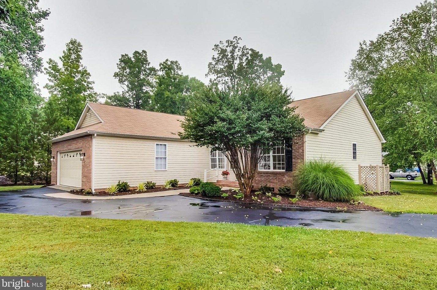 300 Freedom Rd, Locust Grove, VA 22508