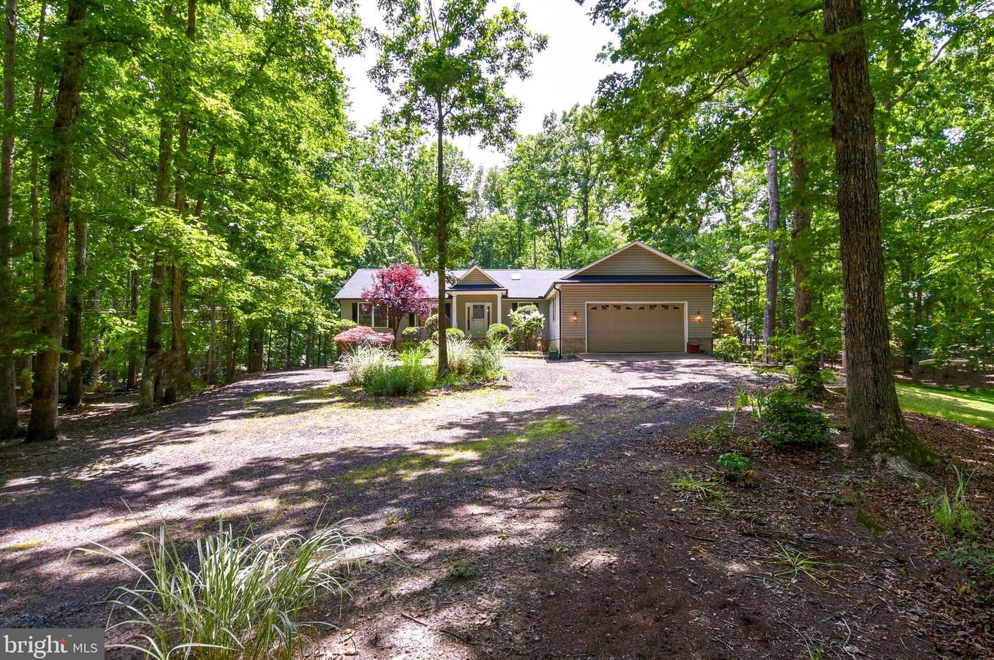 102 Quicksilver Ct, Locust Grove, VA 22508