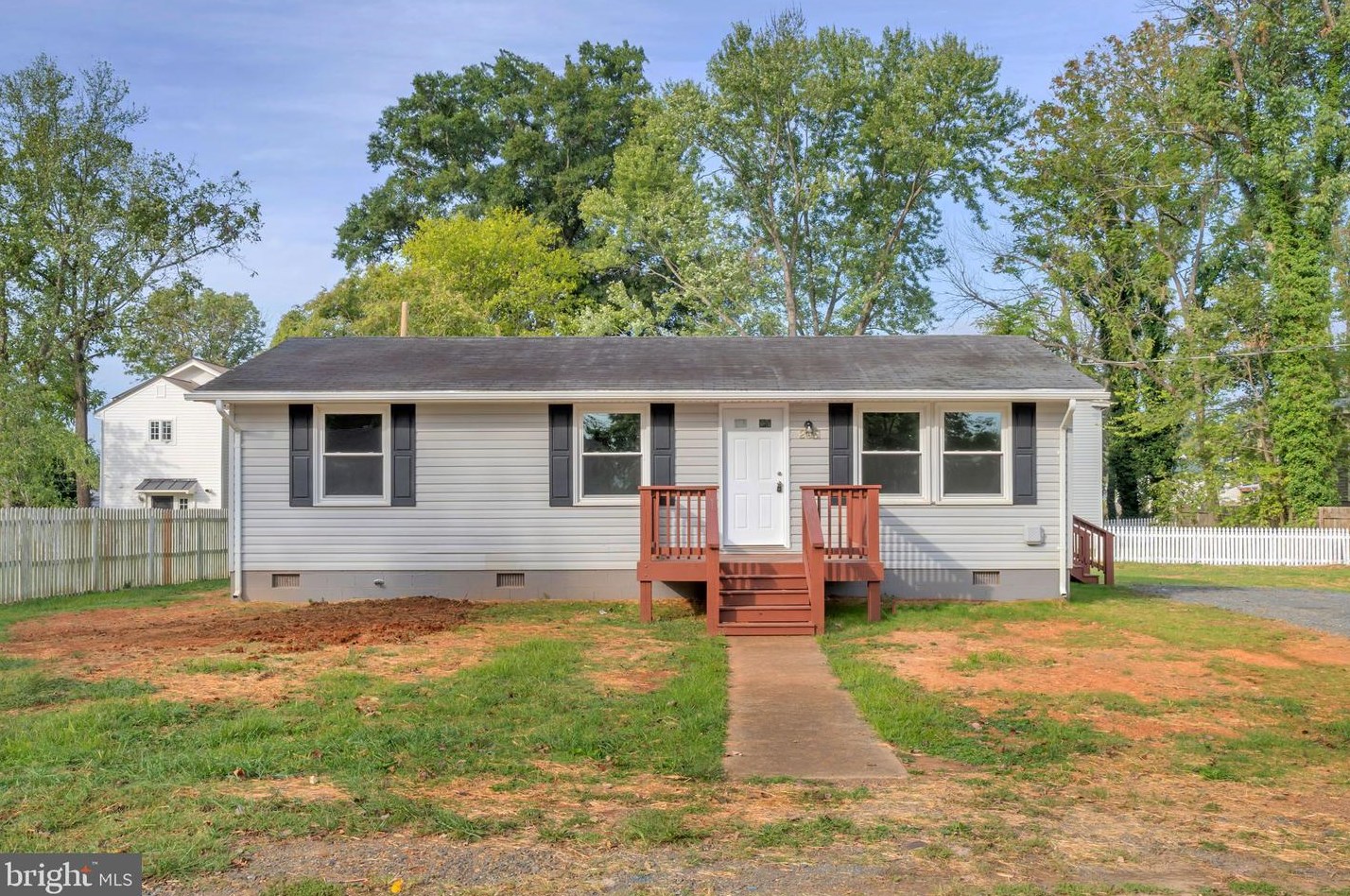 205 Allen St, Gordonsville, VA 22942-9160