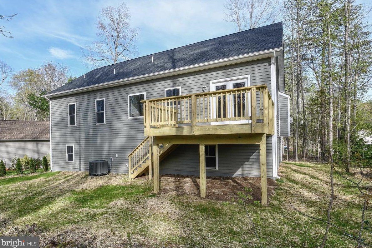 615 Liberty Blvd, Locust Grove, VA 22508