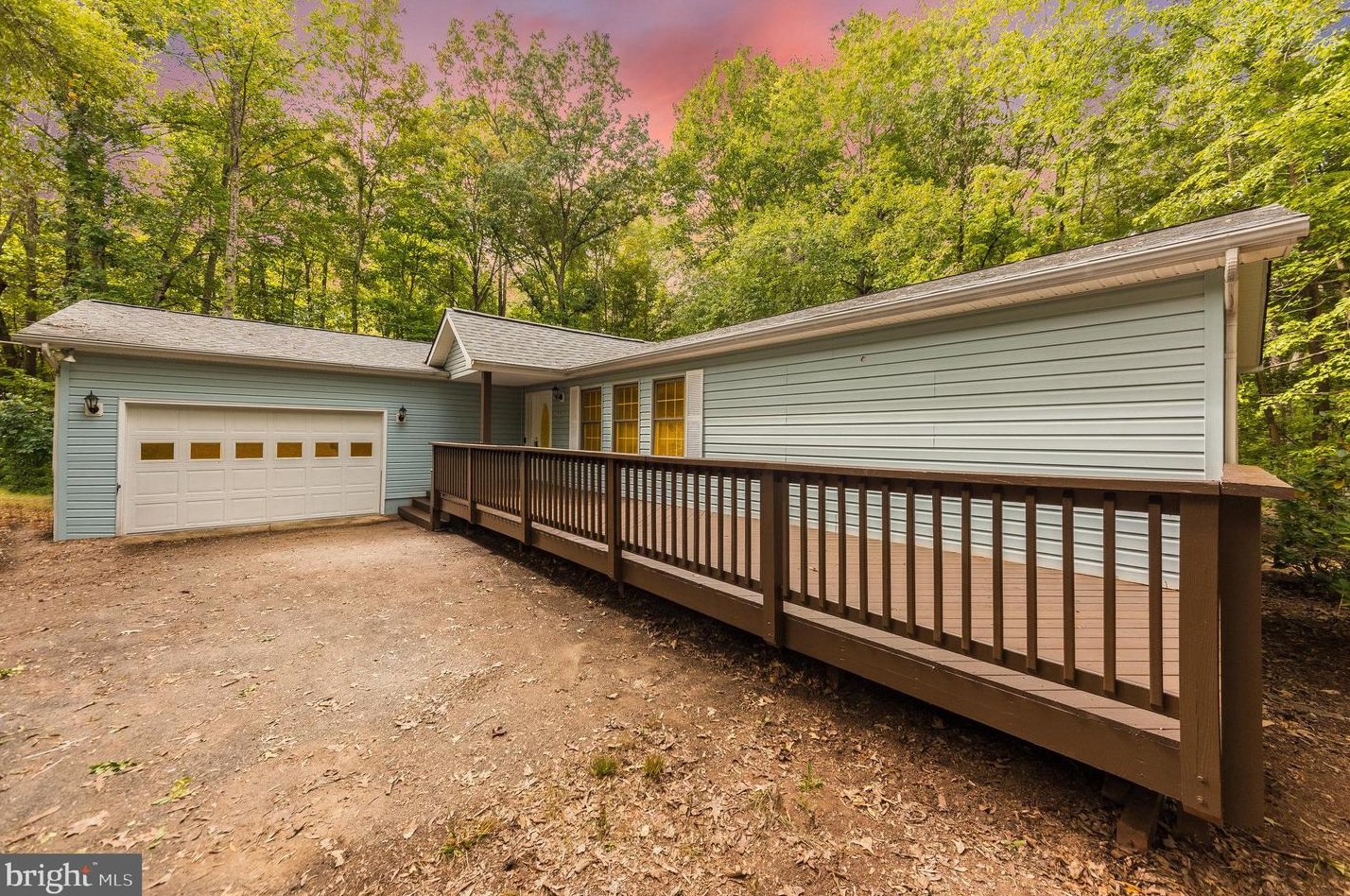 100 Cavalier Ct, Locust Grove, VA 22508