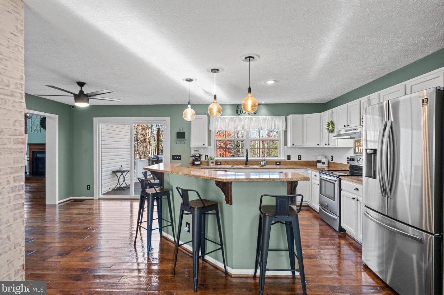3790 Rapidan Hills Dr, Locust Grove, VA 22508