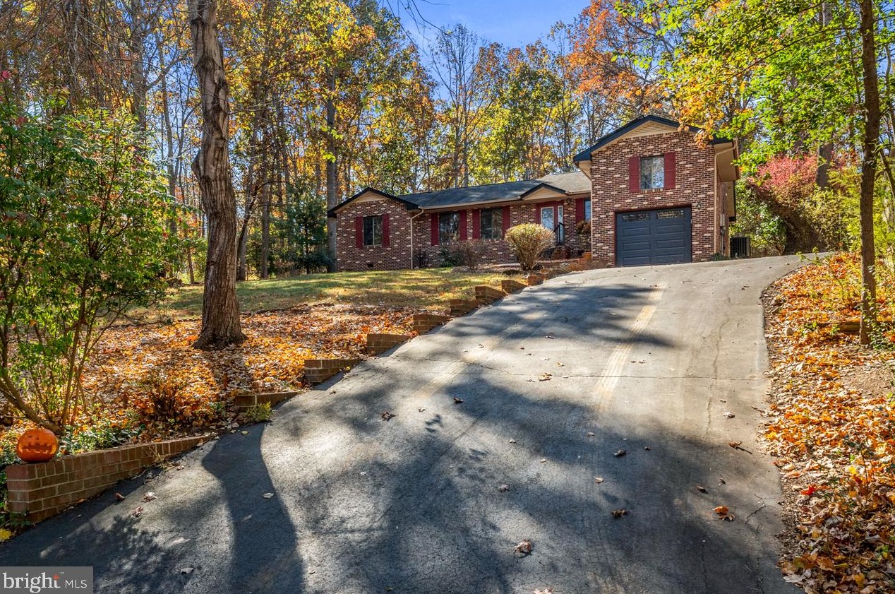 112 Gold Rush Dr, Locust Grove, VA 22508