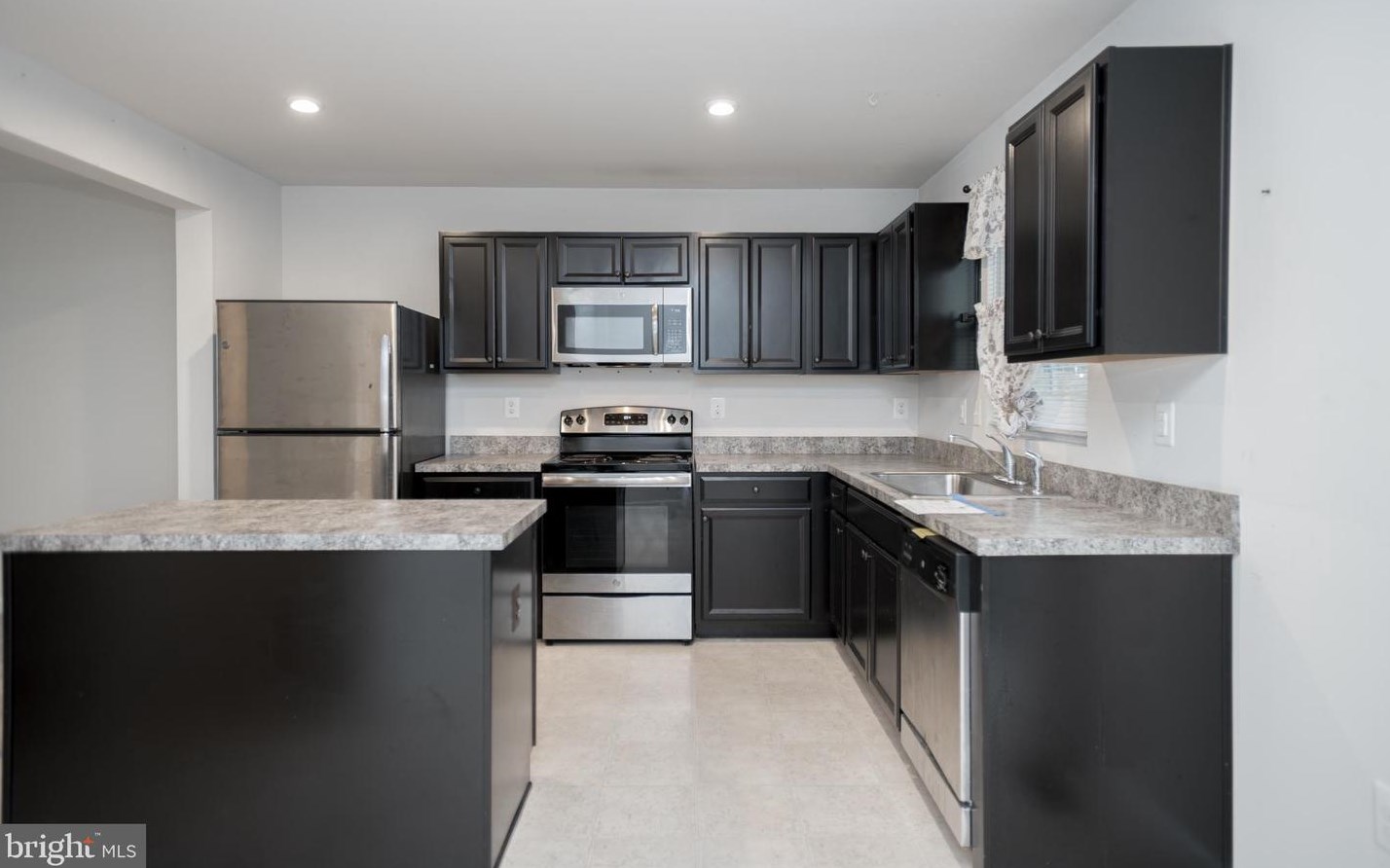 35203 Sara Ct, Locust Grove, VA 22508