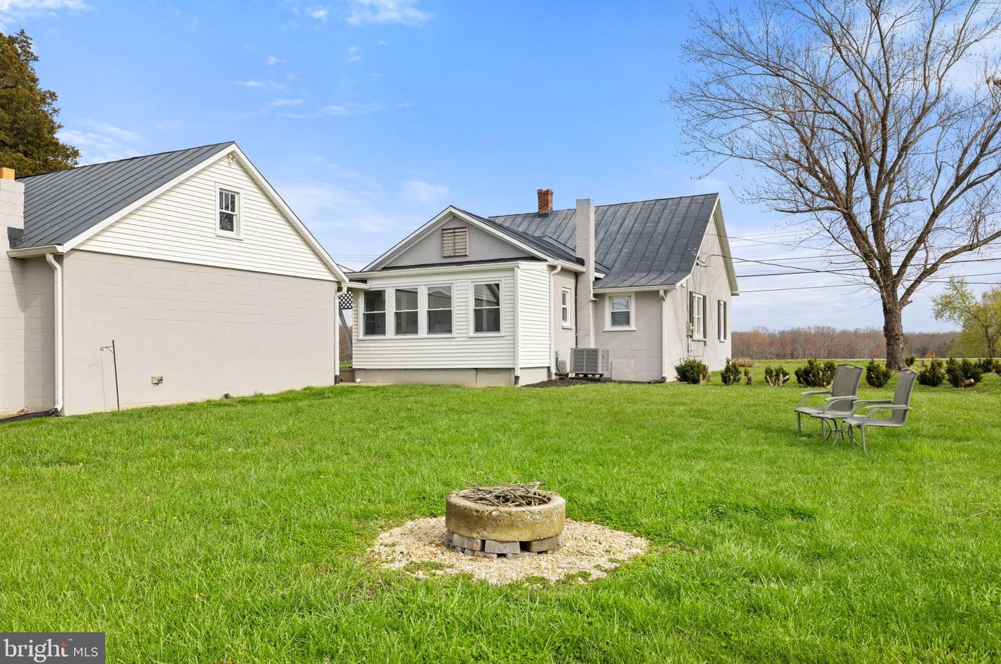 19595 Constitution Hwy, Madison Mills VA  22960-4309 exterior
