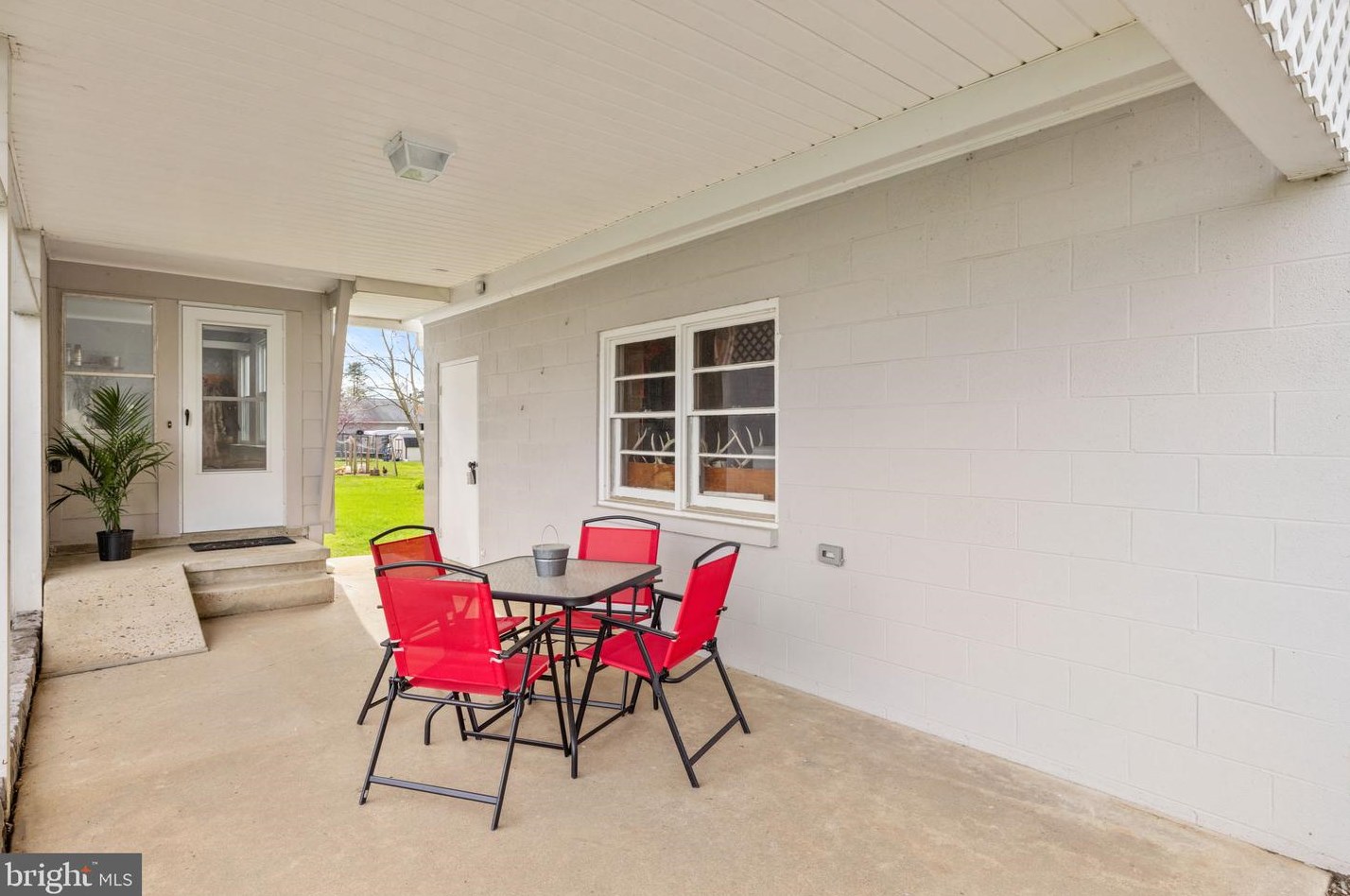 19595 Constitution Hwy, Madison Mills VA  22960-4309 exterior