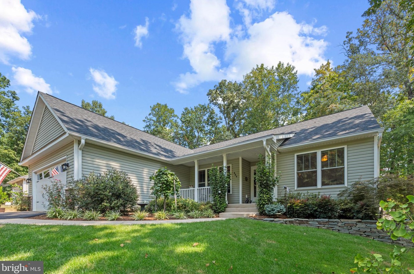 609 Mt Pleasant Dr, Locust Grove, VA 22508
