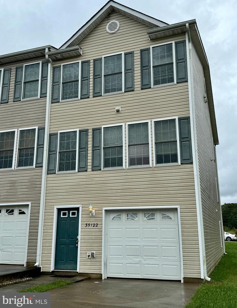 35122 Saba Pl, Locust Grove, VA 22508