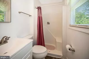 1406 Lakeview Pkwy, Locust Grove, VA 22508 - Photo 18