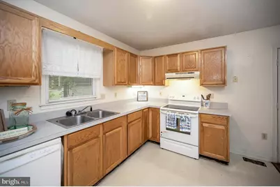 348 Yorktown Boulevard, Locust Grove, VA 22508 - Photo 16