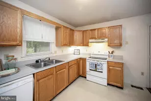 348 Yorktown Blvd, Locust Grove, VA 22508 - Photo 16