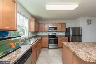 2082 Mallard Ln, Locust Grove, VA 22508 - Photo 8