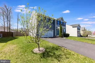 2082 Mallard Ln, Locust Grove, VA 22508 - Photo 2