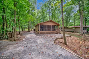 206 Stratford Cir, Locust Grove, VA 22508 - Photo 1
