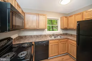 206 Stratford Cir, Locust Grove, VA 22508 - Photo 8