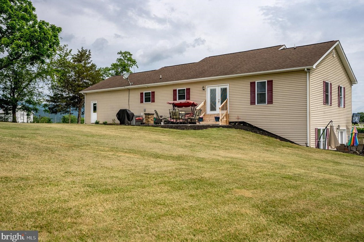 248 Rinaca Ln, Shenandoah, VA 22849-3655