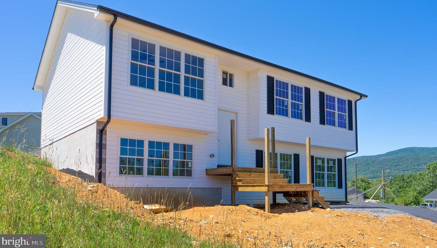 235 Locustdale Loop, Shenandoah, VA 22849-1272