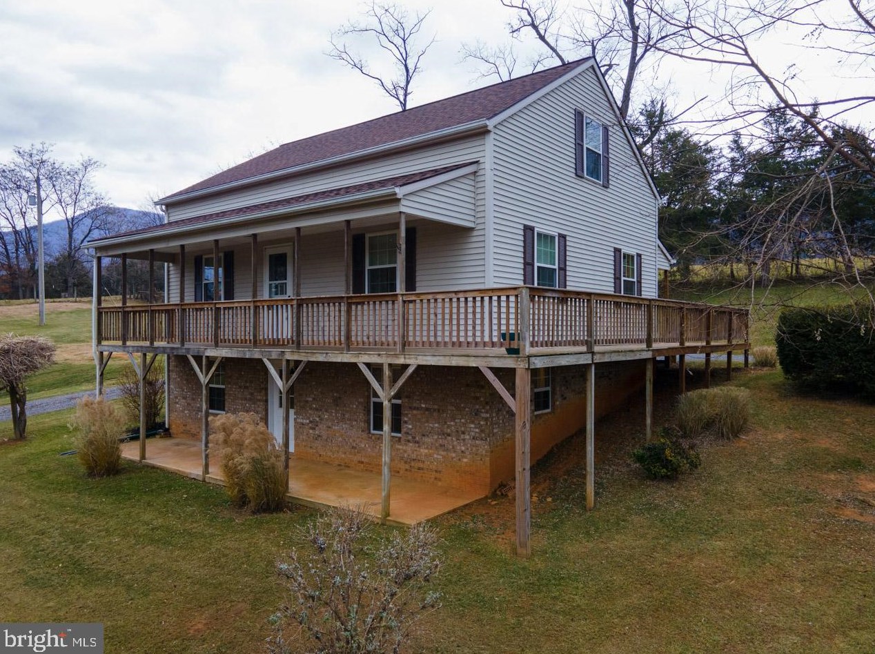 317 Mills Ln, Stanley, VA 22851