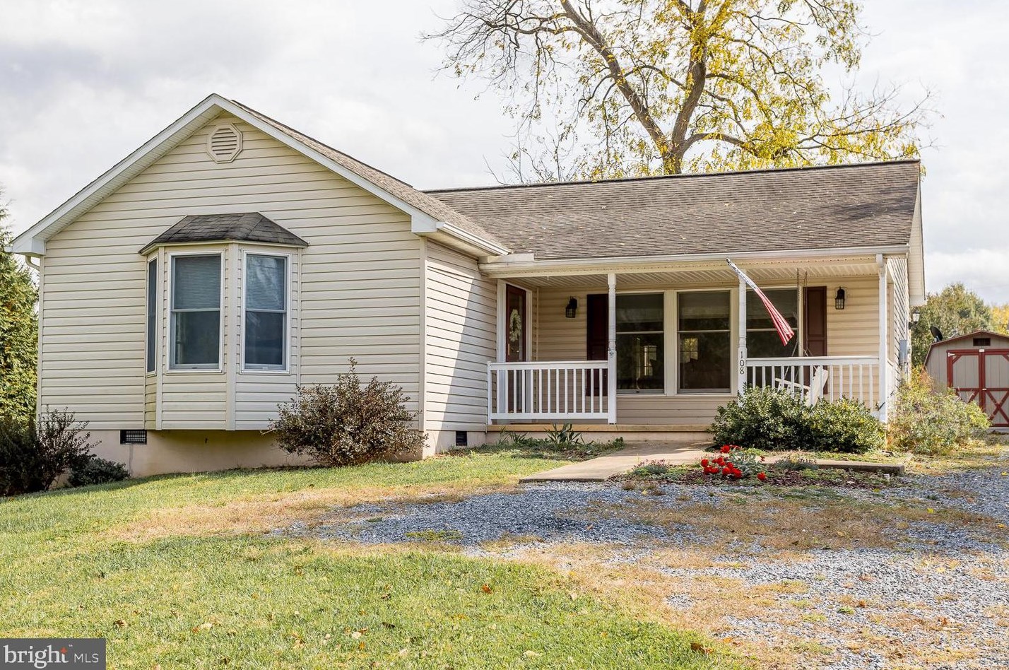 108 N First St, Shenandoah, VA 22849