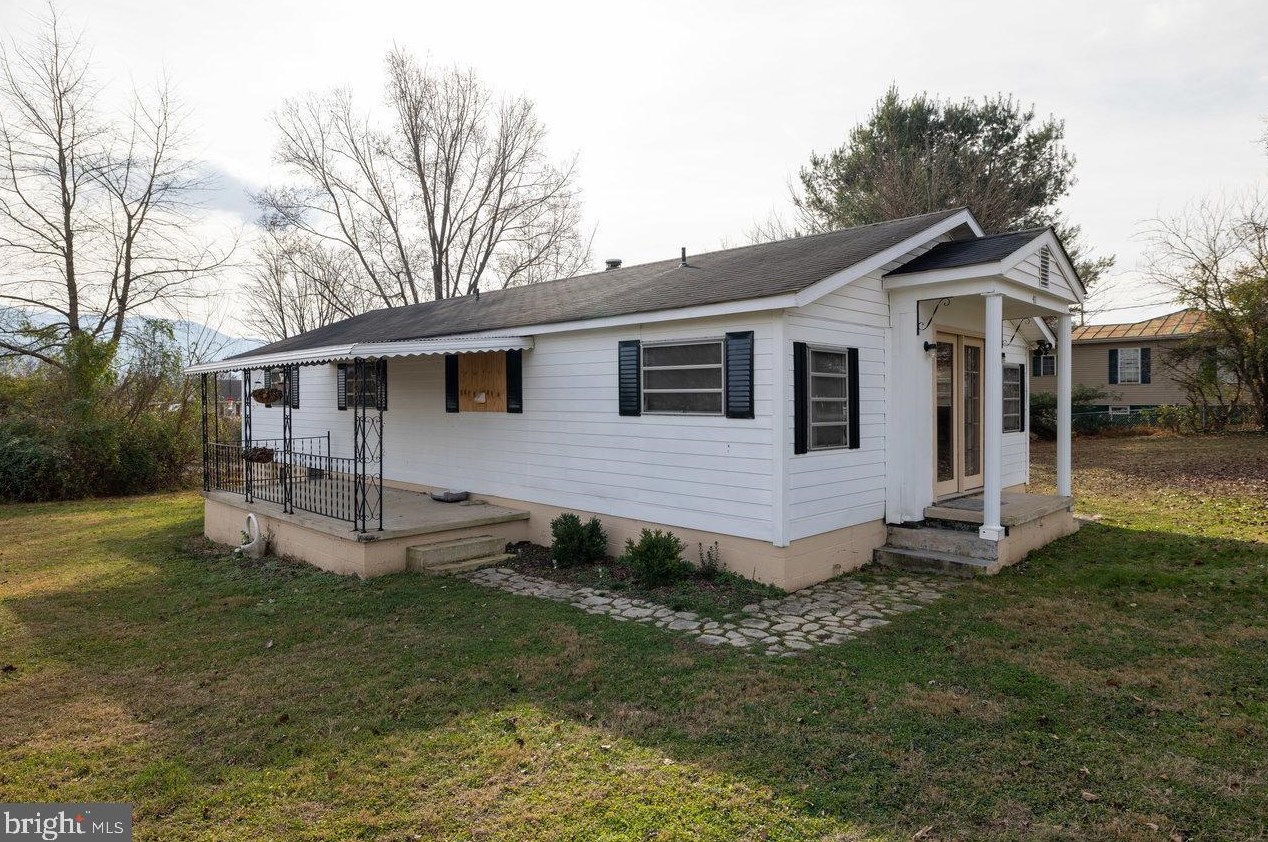 411 4th St, Richmond National Battlefiel, VA 22835