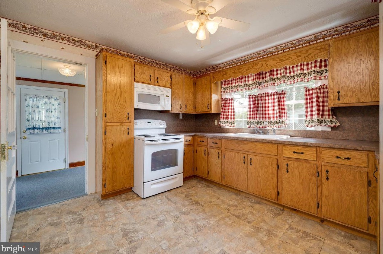 612 W Main St, Stanley, VA 22851