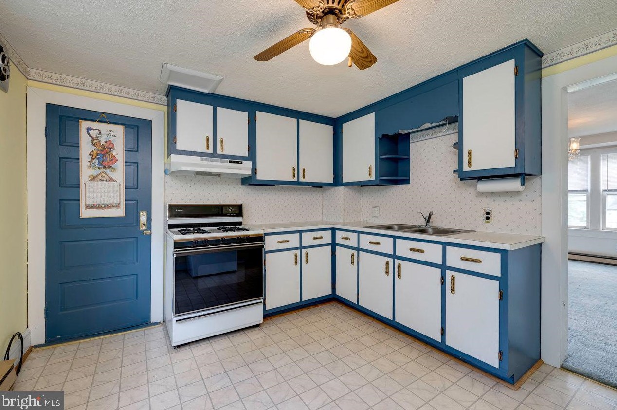 1113 Judy Ln, Stanley, VA 22851