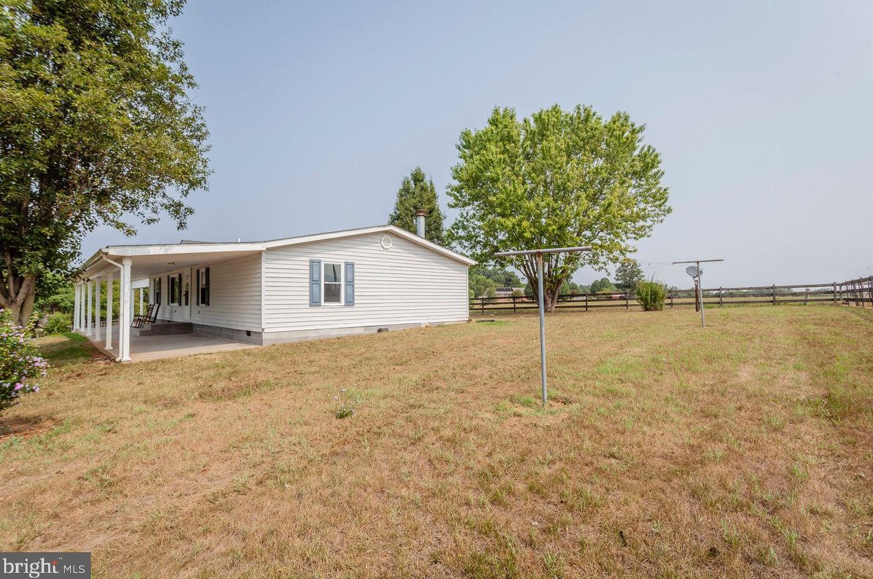 210 Savannah Ln, Stanley, VA