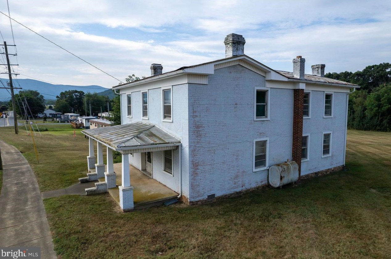 773 W Main St, Stanley, VA 22851