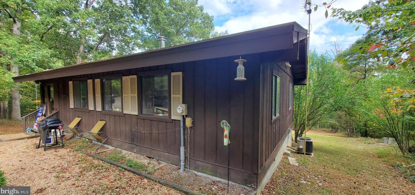 97 Bitter Root Dr, Shenandoah, VA 22849-3924
