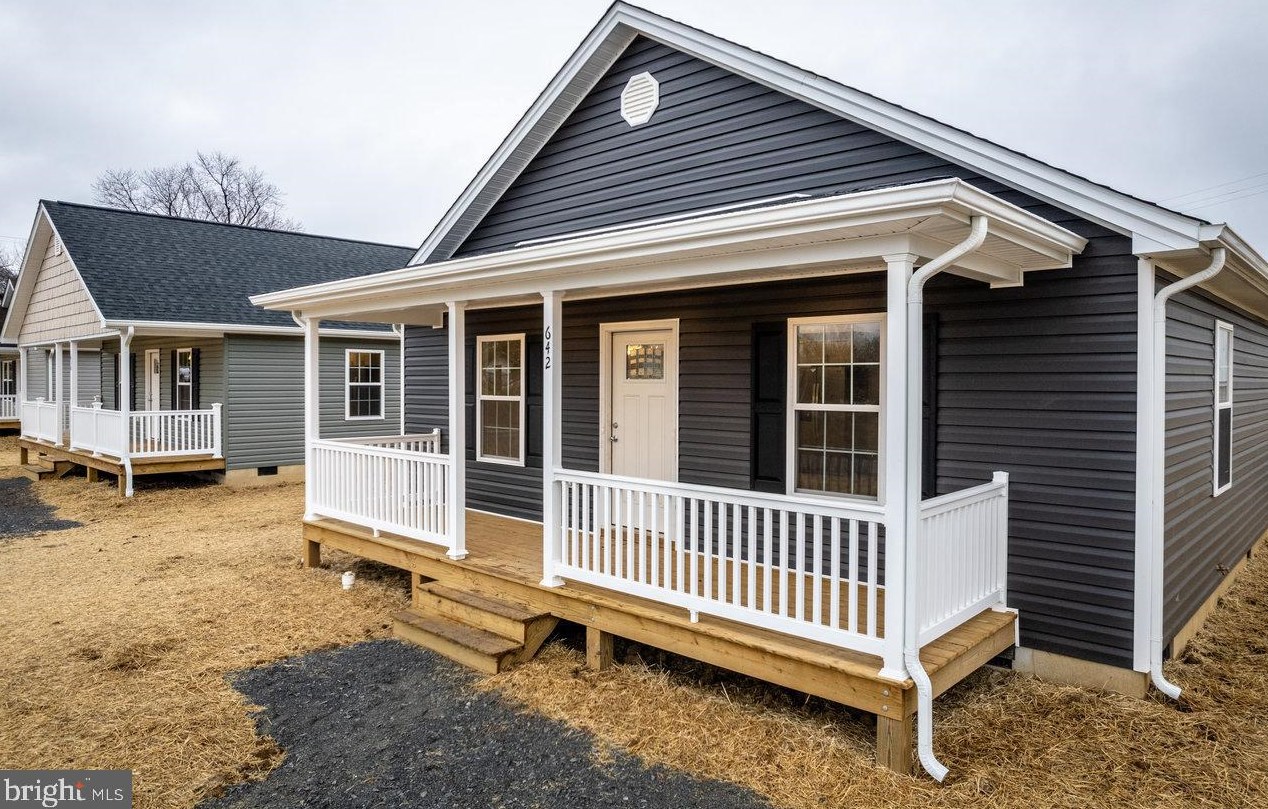 642 Second St, Shenandoah, VA 22849