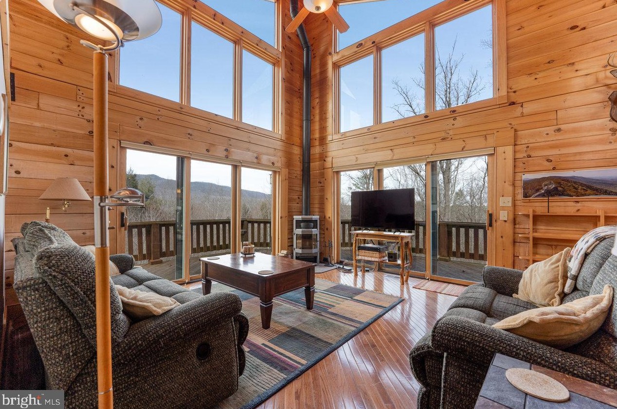 1192 River View Rd, Rileyville, VA 22650-1668