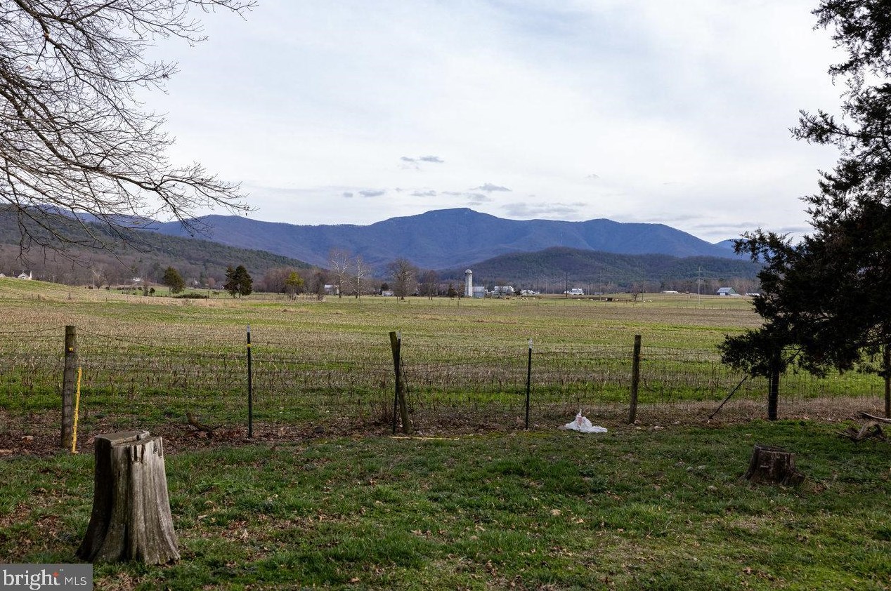 300 Martin St, Richmond National Battlefiel VA  22835-4515 exterior