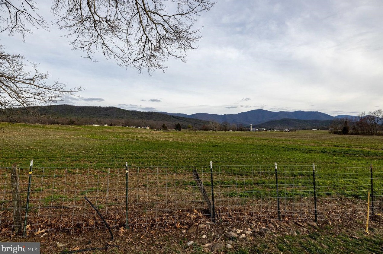 300 Martin St, Richmond National Battlefiel VA  22835-4515 exterior