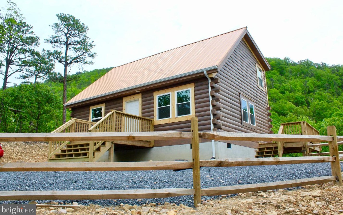 850 Wildwood Ln, Shenandoah, VA 22849