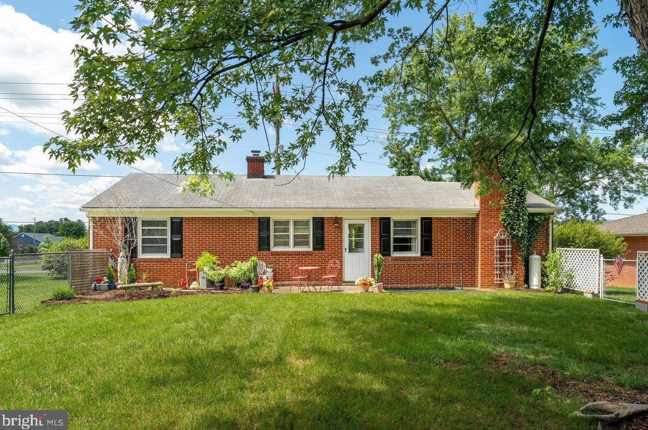 103 Luray Ave, Richmond National Battlefiel VA  22835-1375 exterior