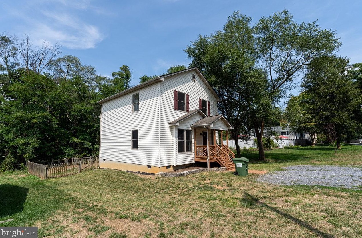 695 Coverstone Ln, Shenandoah, VA 22849