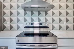 102 S Hawksbill St, Luray, VA 22835 - Photo 8