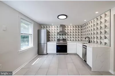 102 S Hawksbill Street, Luray, VA 22835 - Photo 2