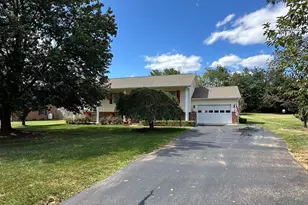 3 Meadow Ln, Luray, VA 22835 - Photo 2