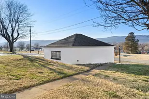 701 S 2nd St, Shenandoah, VA 22849 - Photo 4